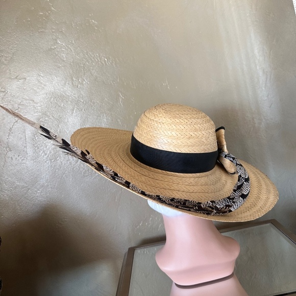 ASTOUNDING VINTAGE STRAW WIDE BRIM HAT + VERY LONG BLACK/IVORY BANDED FEATHER main image 10